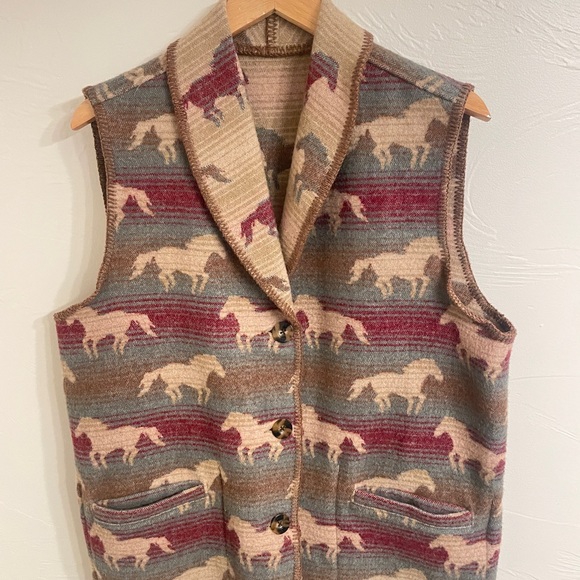 Woolrich Reversible Woven Horse Vest - Picture 6 of 10
